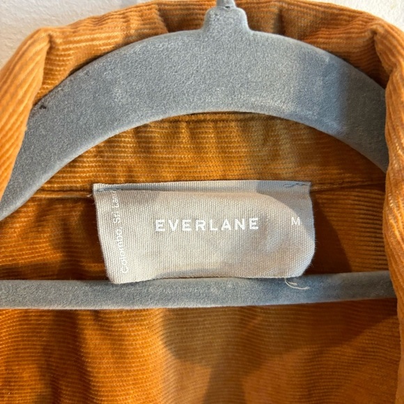 EVERLANE Sz M Corduroy Shirt Patch Pockets Buttoned Tulip Rounded Hem Shacket - Picture 3 of 10